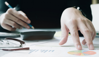 管理コストと手間を大幅に削減